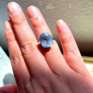 Ring 14k white gold with blue precious stone size 4